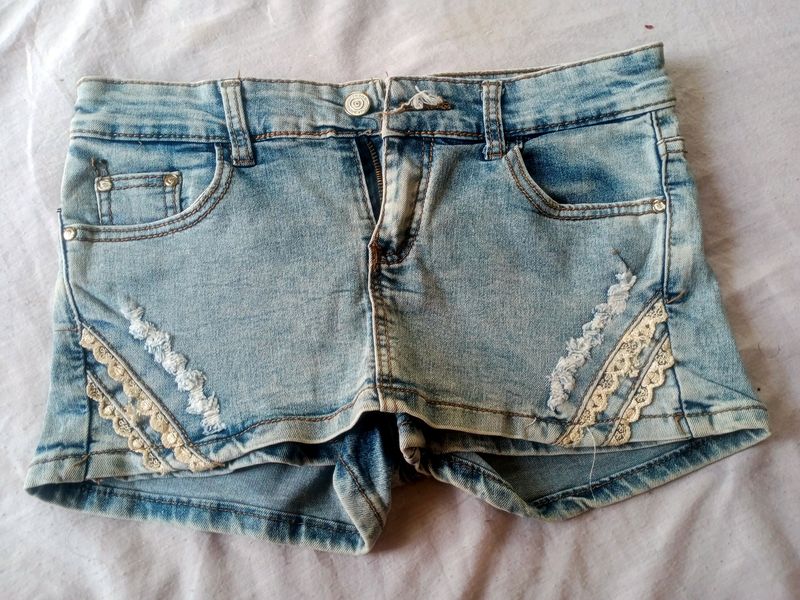 Levis Skirt Cum Shorts