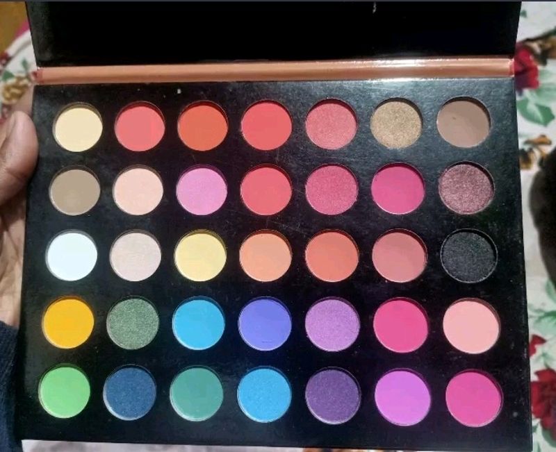 Primium Quality Eyeshadow