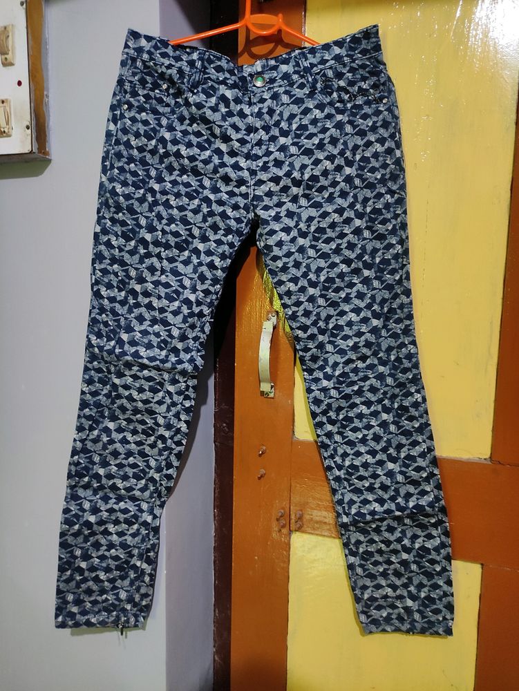 Geometrycal Print Jeans 30 Size