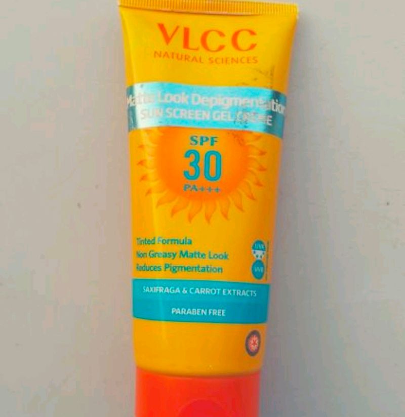 Only VLCC Matte Look SPF 30 PA ++