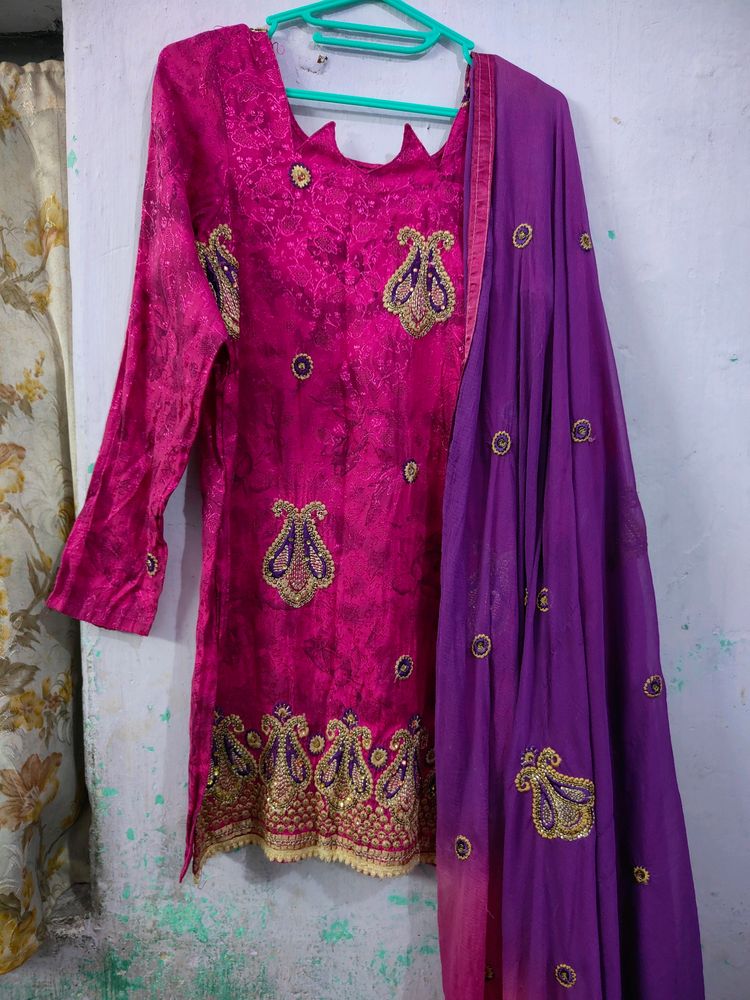 Beautiful Suit Set With Dupatta And Patiala