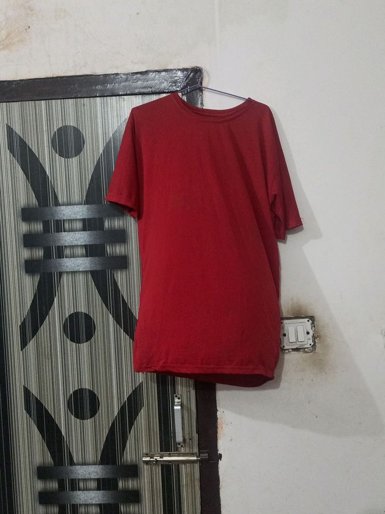 Used Round Neck Red T-shirt