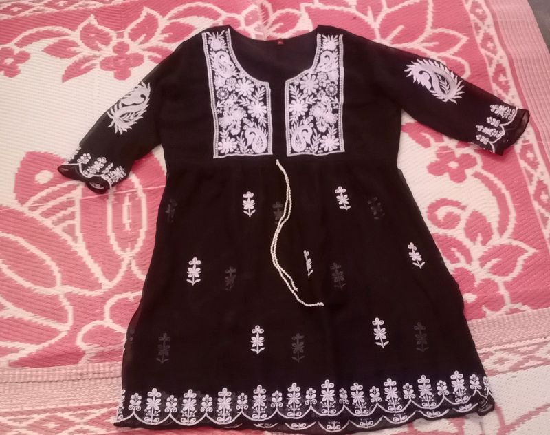 Chikan Embroidery Short Gown