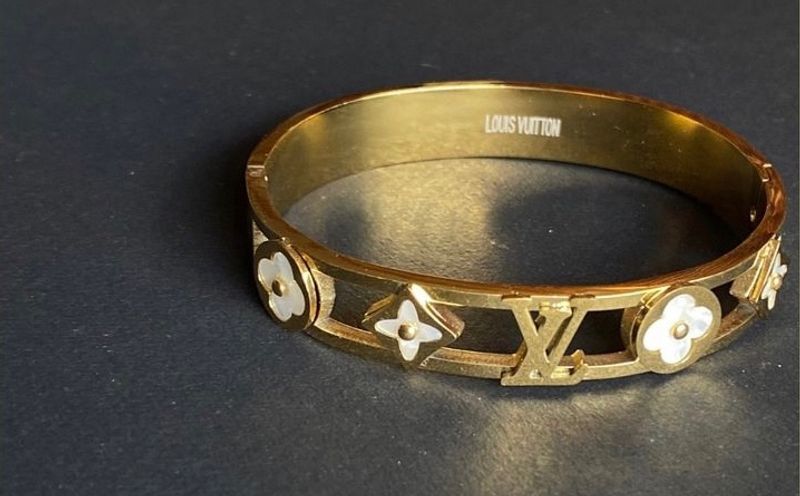 CUTWORK LV ANTI TARNISH BRACELET