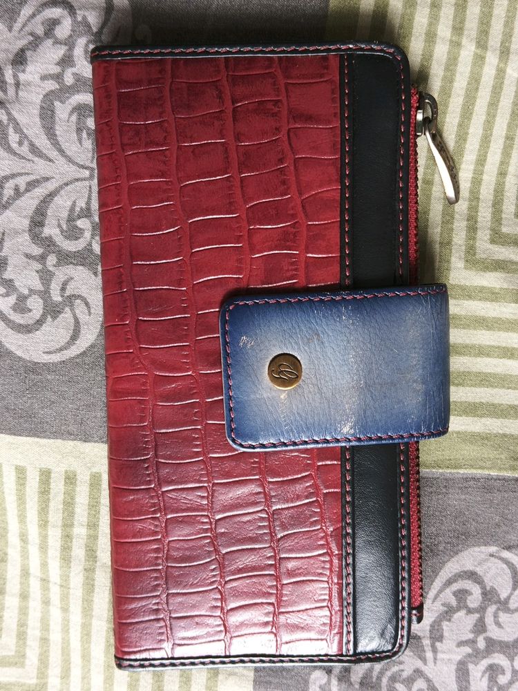 This Is The Pure Leather Purse For Women