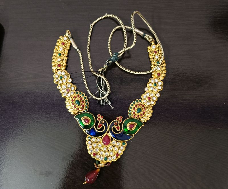 Jewellery Set... Artificial. Gold Plated