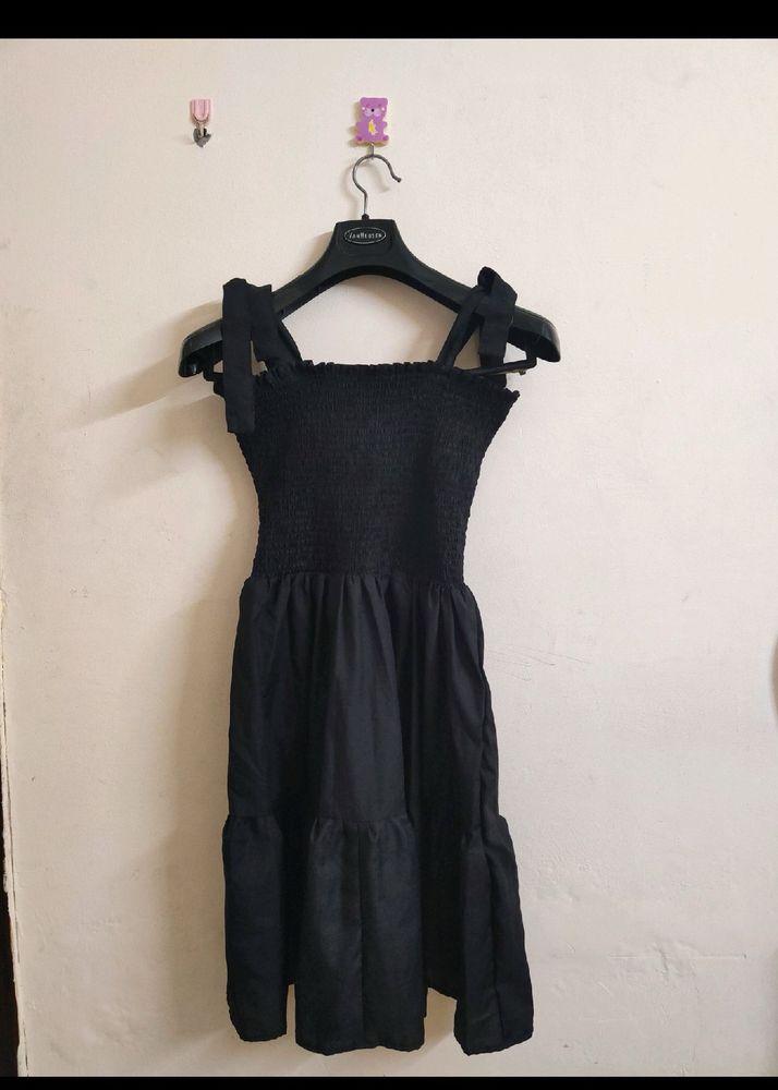 Tie-knot Dress