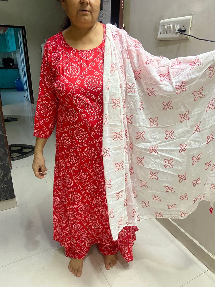 Bandej Red White Kurta With Dupatta