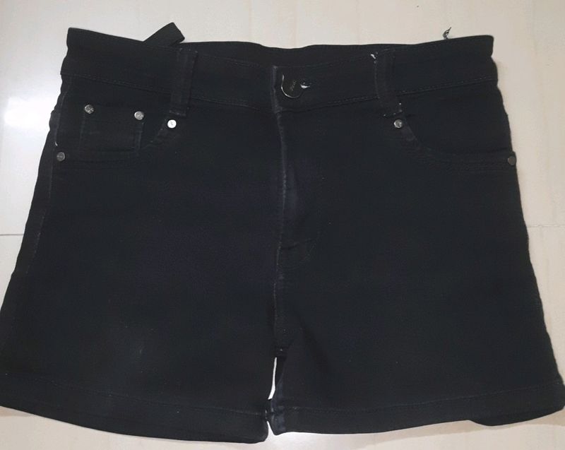 New Black Shorts Of 28 Waist