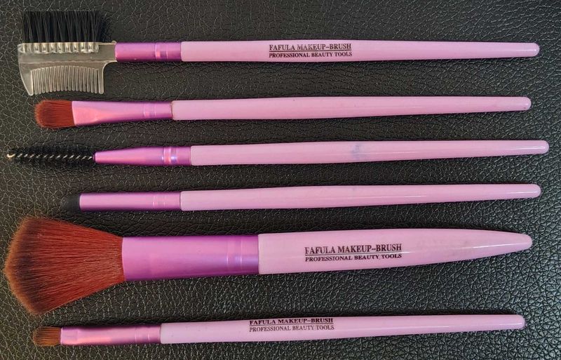 Makeup Brushes!