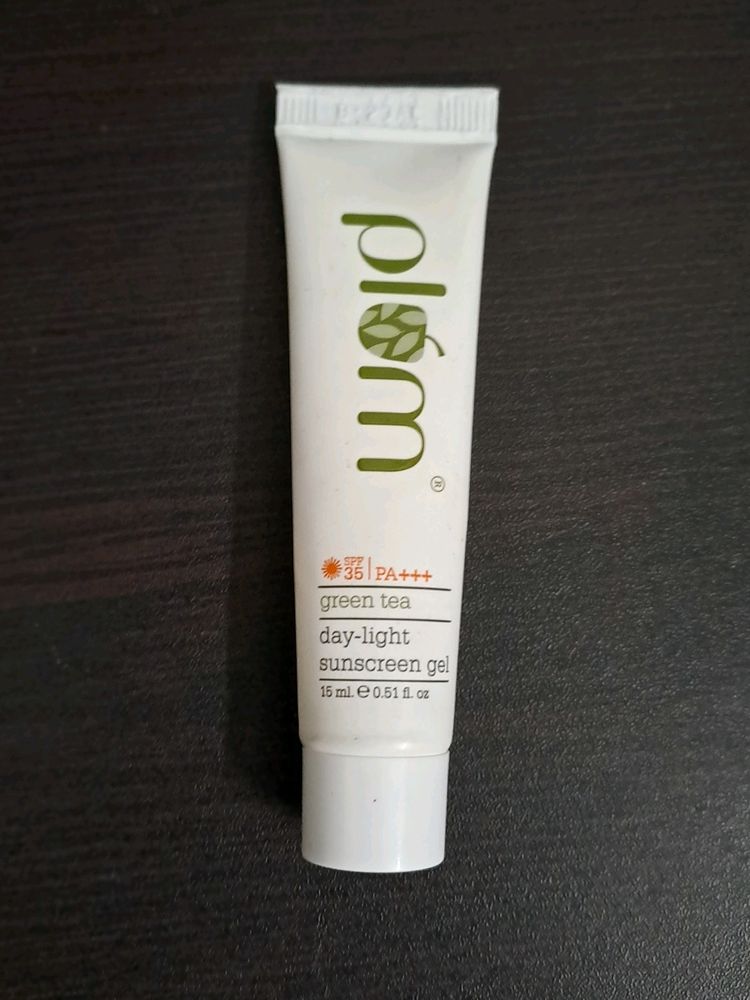 Plum Green Tea Sunscreen Gel