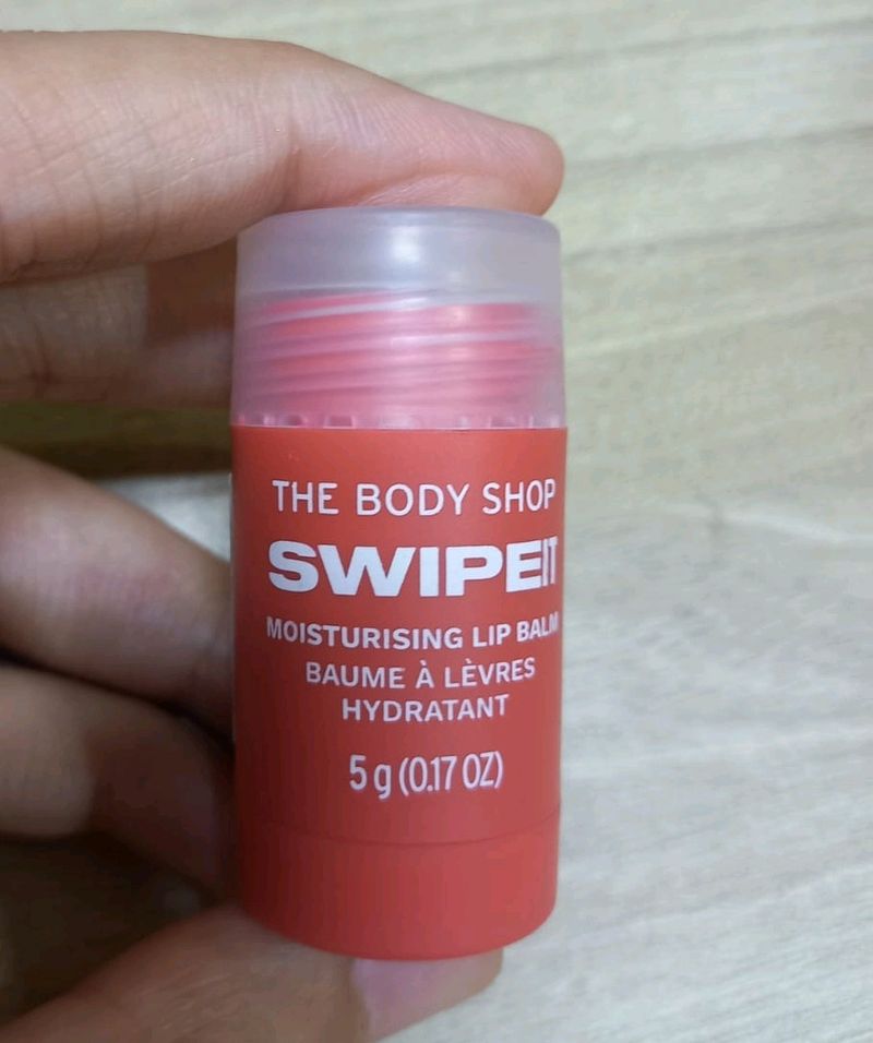 The body Shop Swipe It Lip Balm - Strawberry