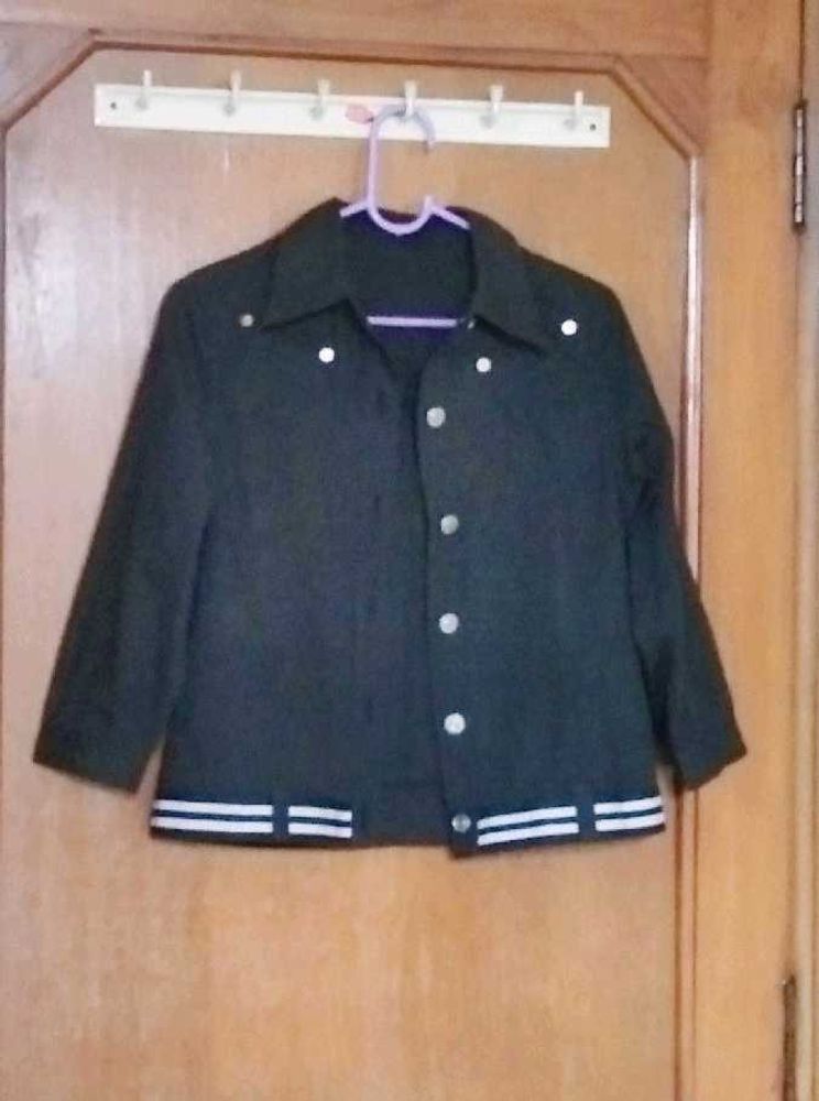 Black stylish short jacket for girls/ women