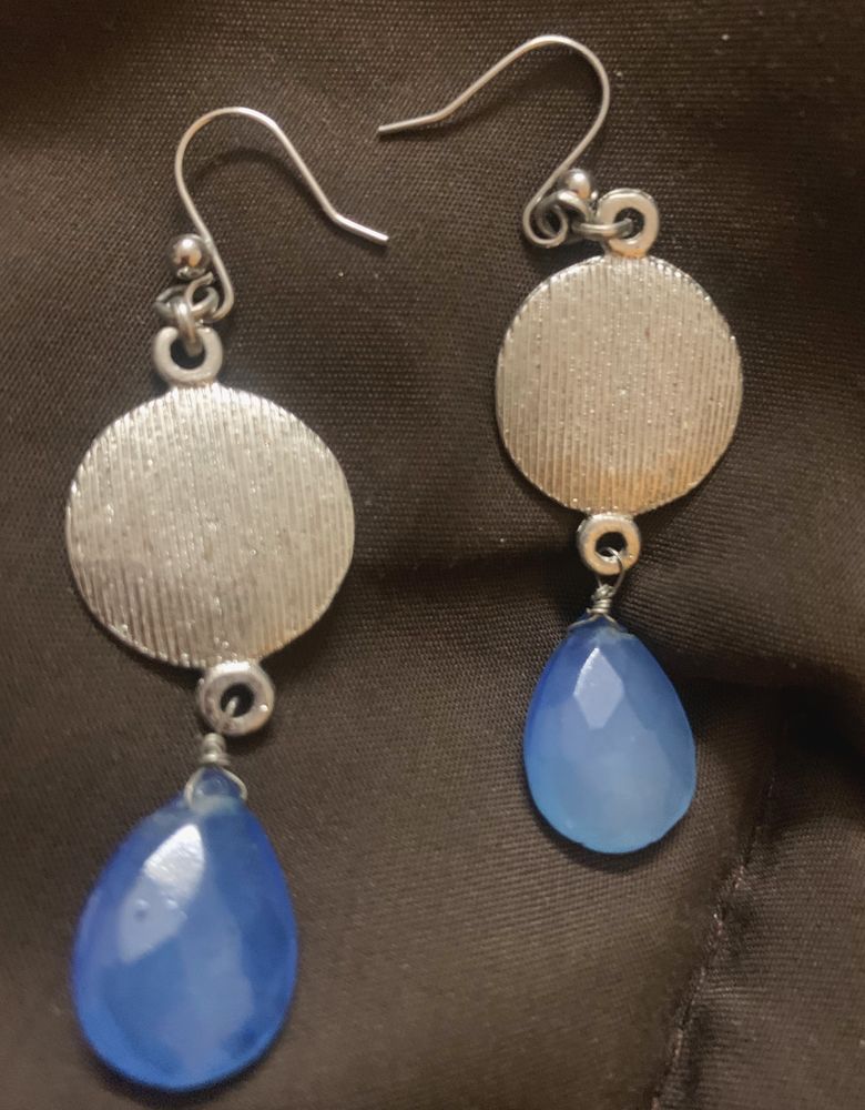 Good Quality Light Weight Sliver Earrings With Blue Drop