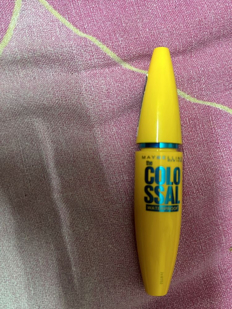 COLOSSAL MASCARA