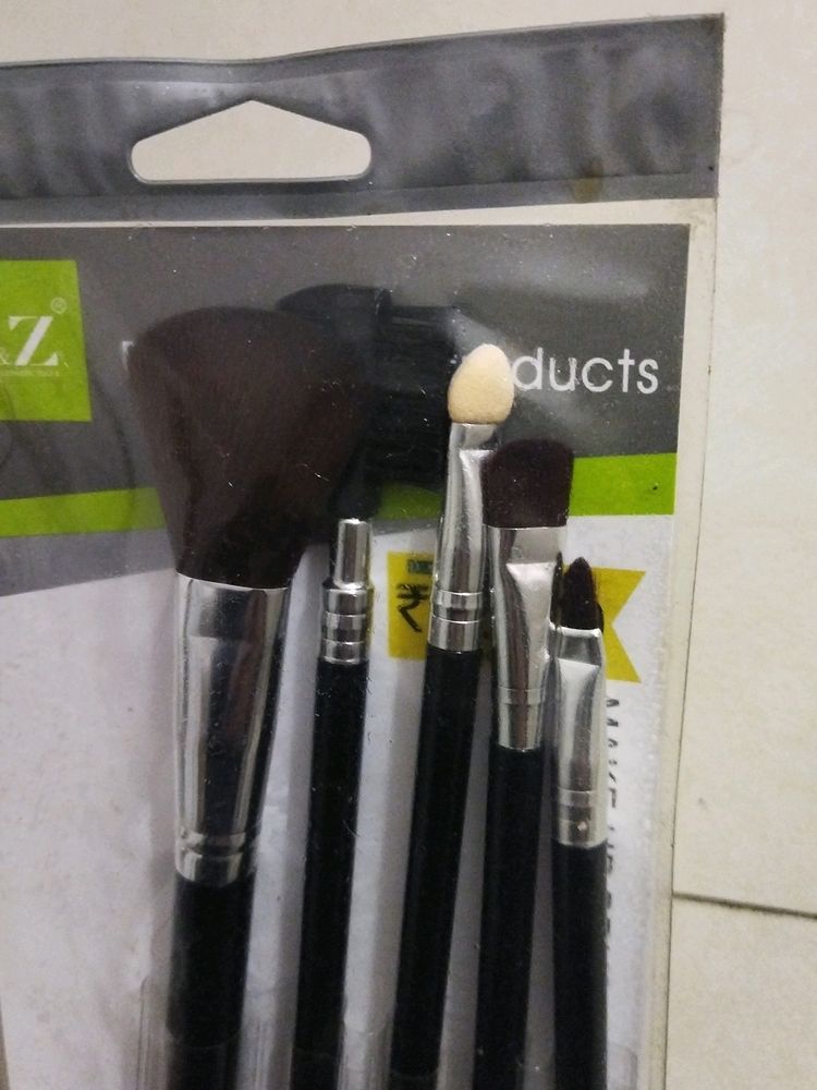 Cosmetic Brush Brand New 5 Pc