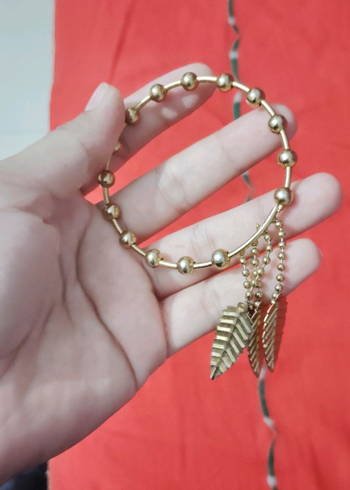 Beautiful Golden Bracelet For Girls.