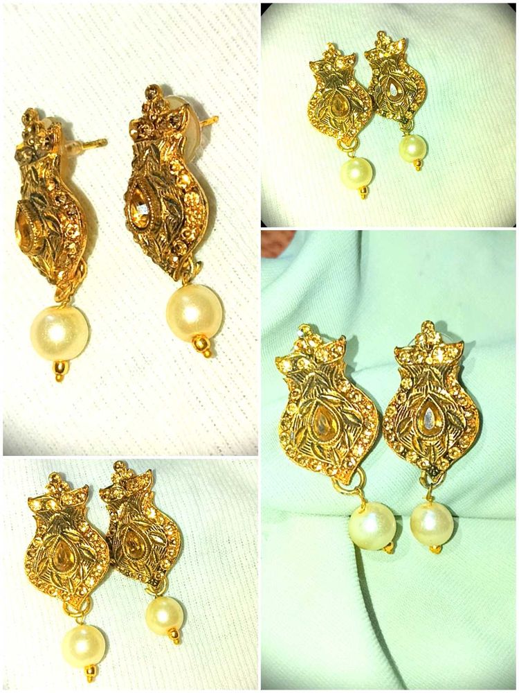 Golden  Stone Earing Wearing With Saree