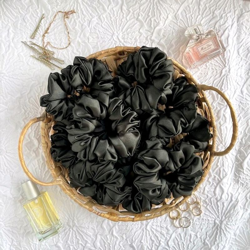 Beautiful Black Scrunchies 🖤