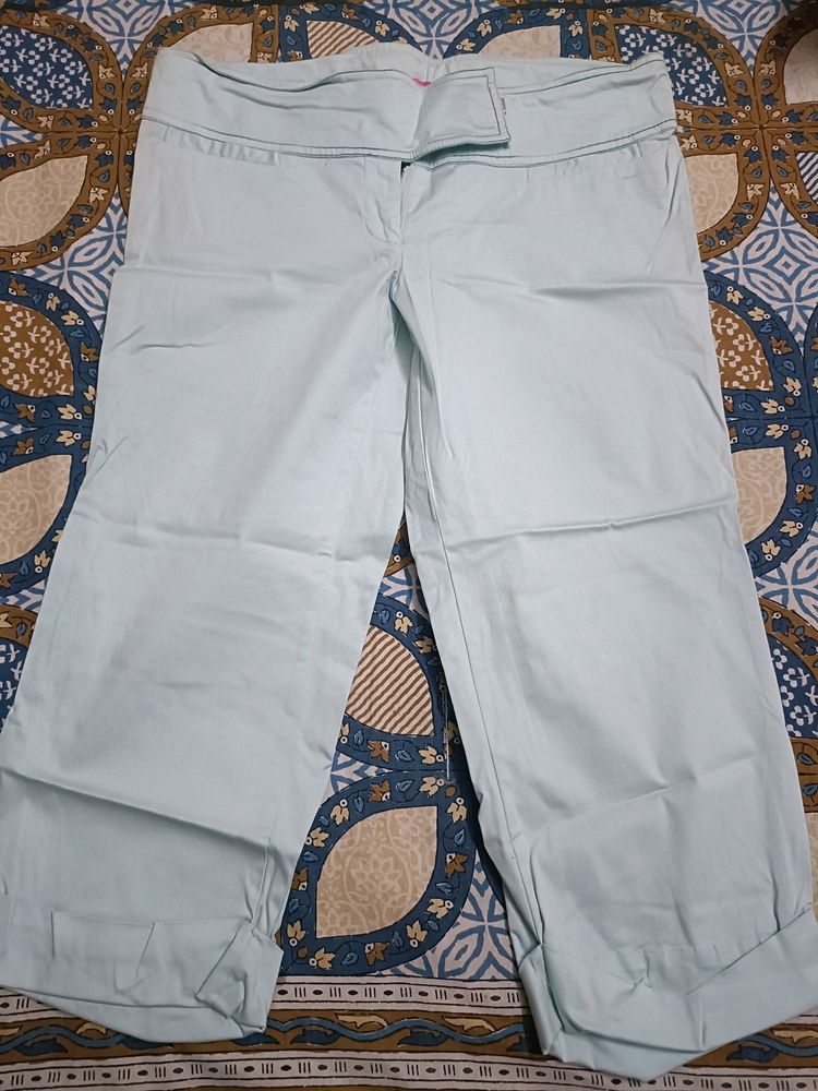 Imported Streachable Fabric Capri In 32 Waist