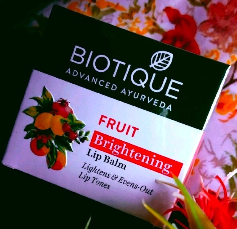 💐Biotique Ayurvedic Fruit Brightening Lip Balm