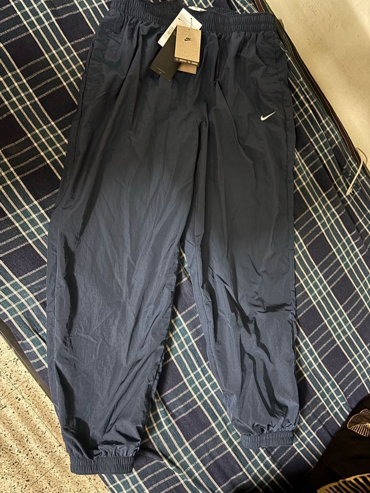 NIKE JOGGERS TRACK PANTS NEW WITH TAG