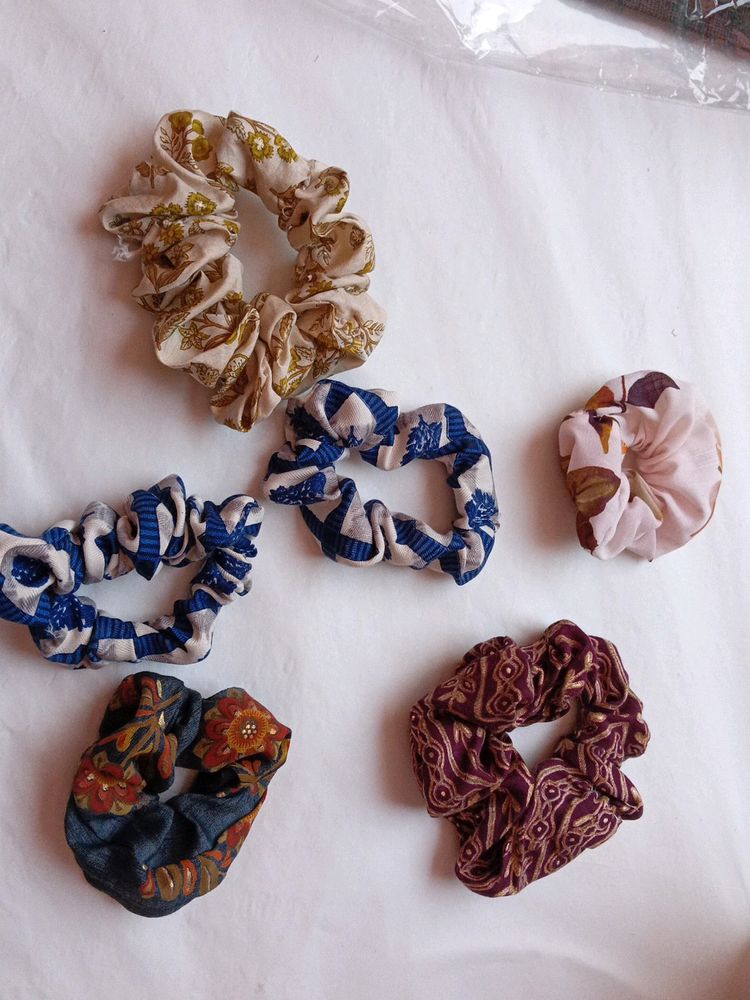 5 Cute Scrunchies Set