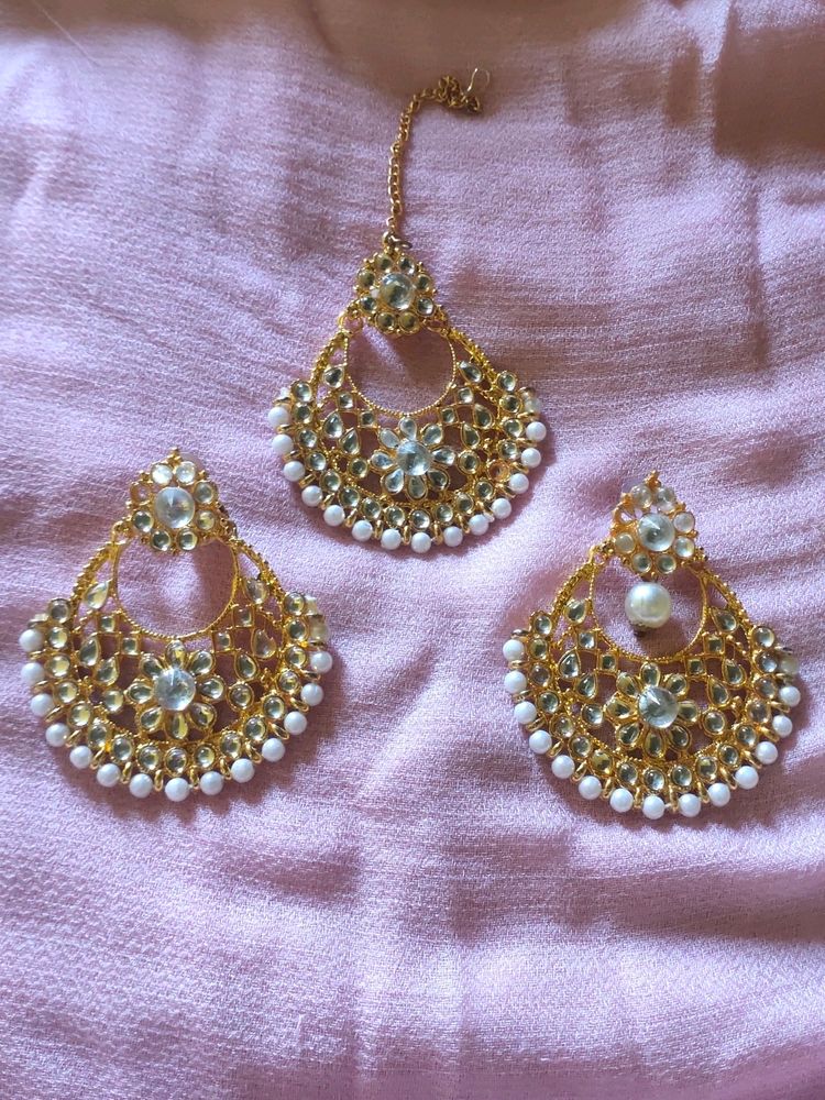 Earrings With Mangtikka