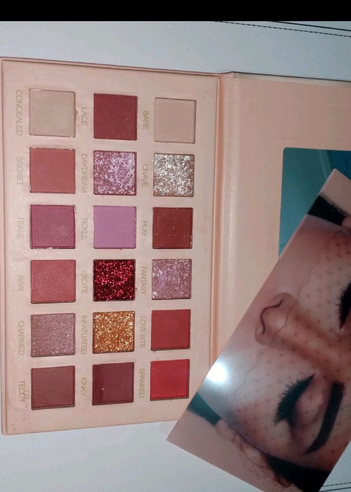 Nude 👁️ Eyeshadow Palette