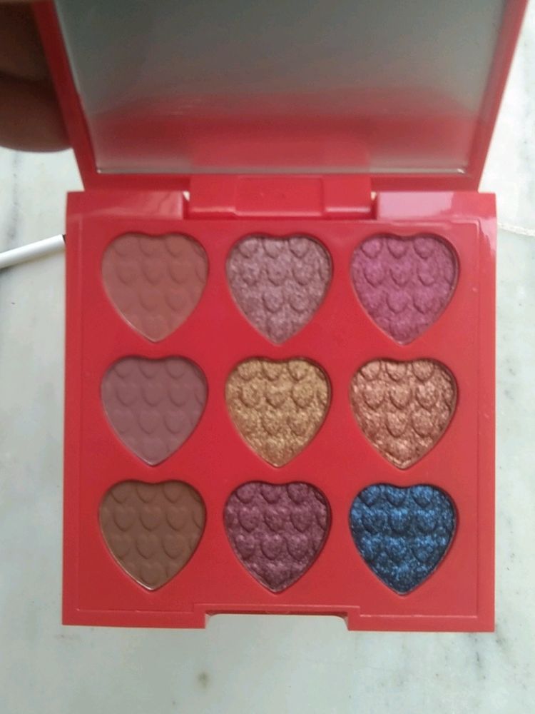 Myglamm Xoxo Eyeshadow Palette