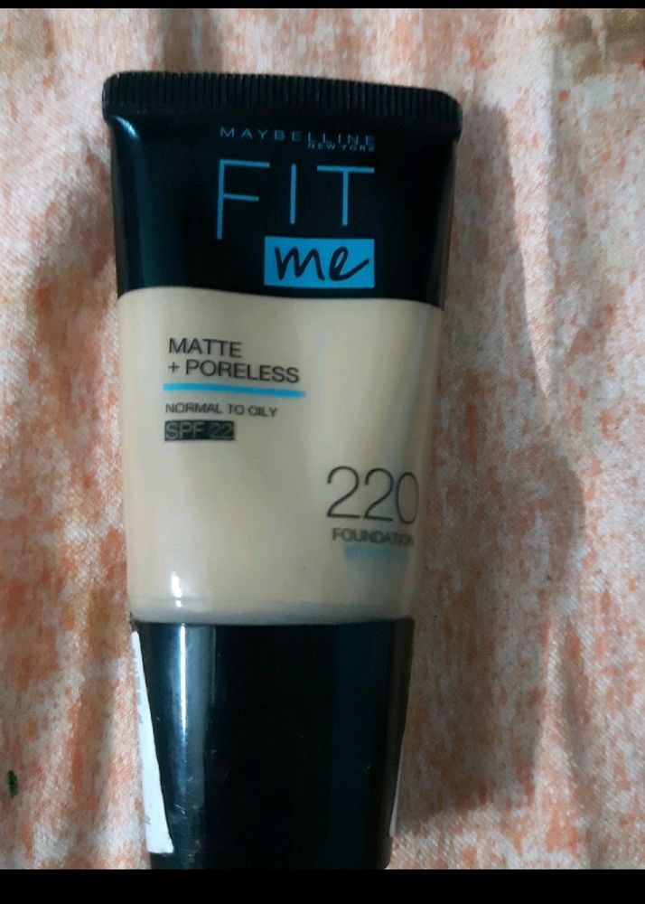 Maybelline Foundation Shade 220