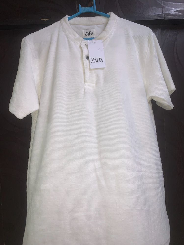 MENS ZARA NO COLLAR TSHIRT