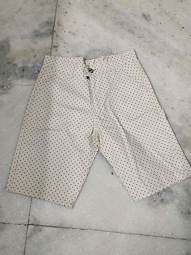 MEN shorts Like New