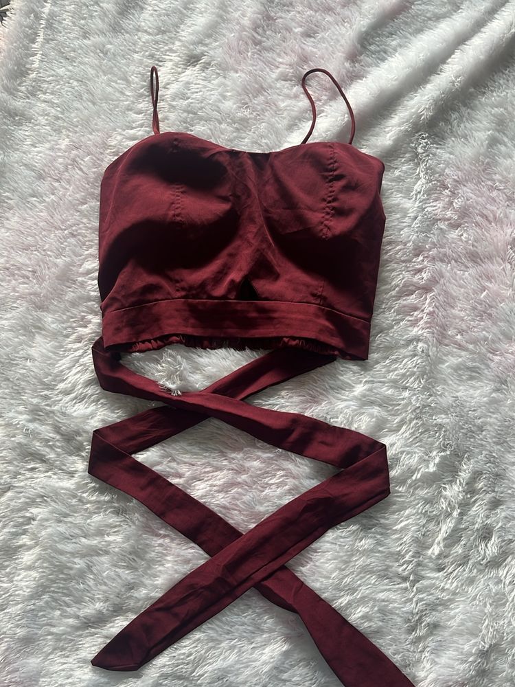 stunning wine criss crop top