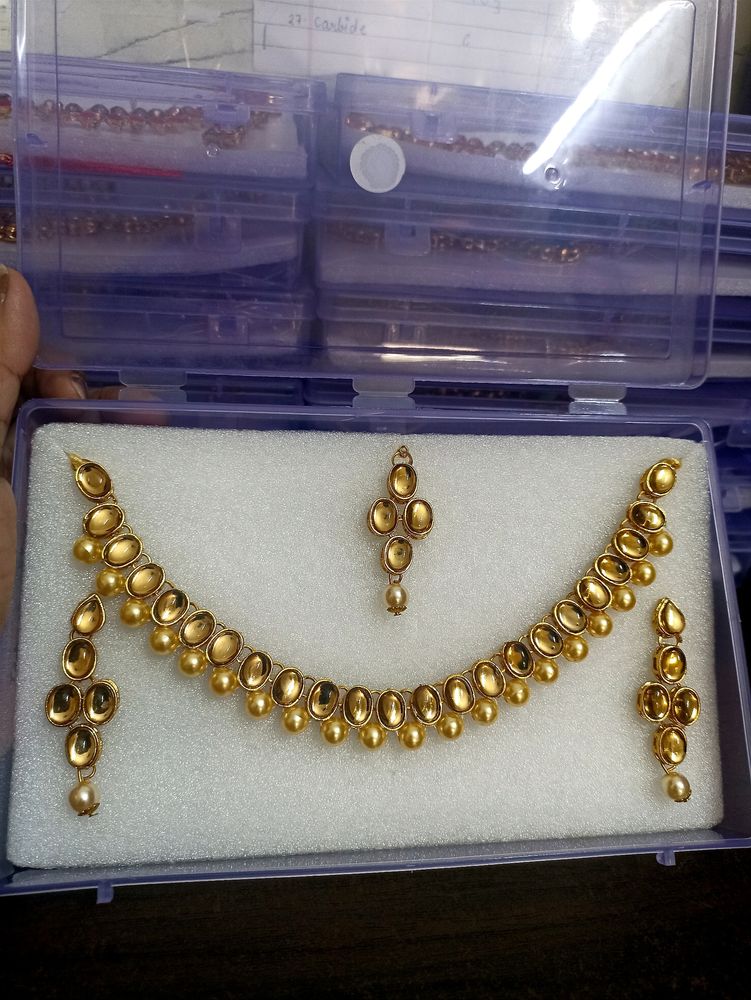 Lowest Price- kundan Set With Maangtika