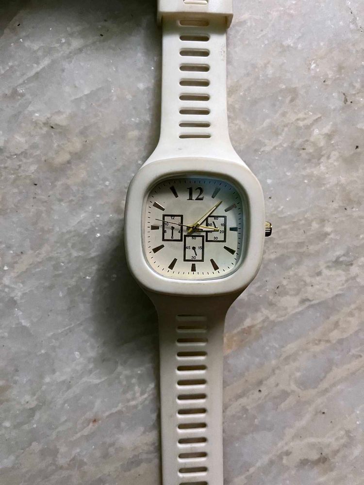 Analog Wrist Watch (White Colour)