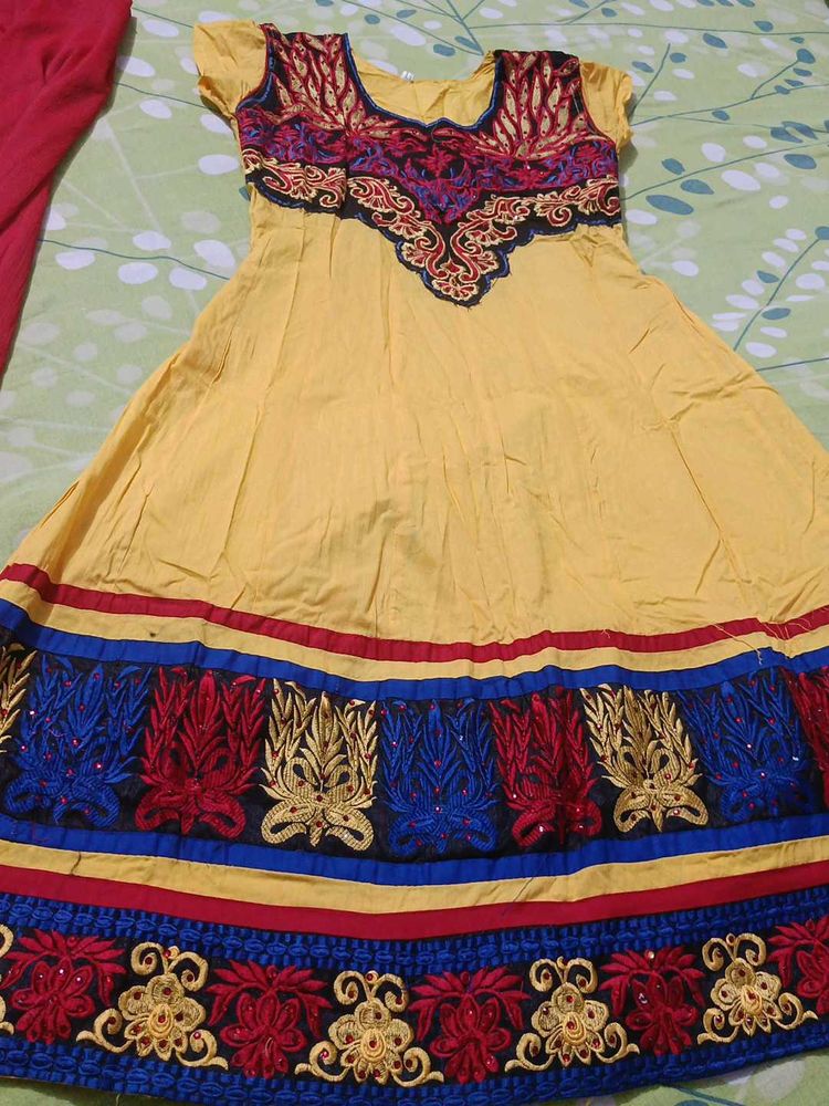 Yellow Embroidered Kurta Set For Women