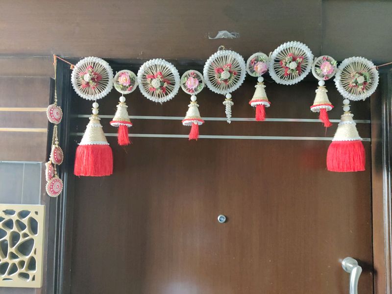 Bandanwar With Side Hangings