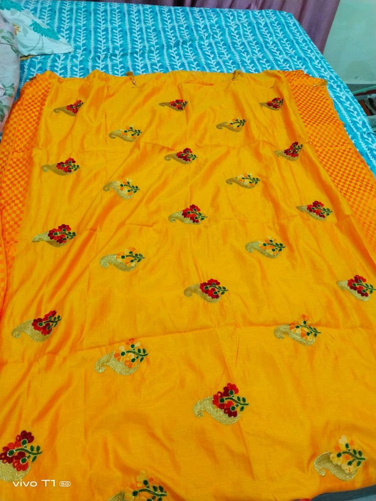 Light Weight Zari Work Saree With Tassels