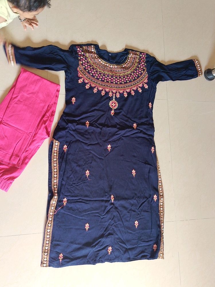 Embroidery Kurti With Leggings