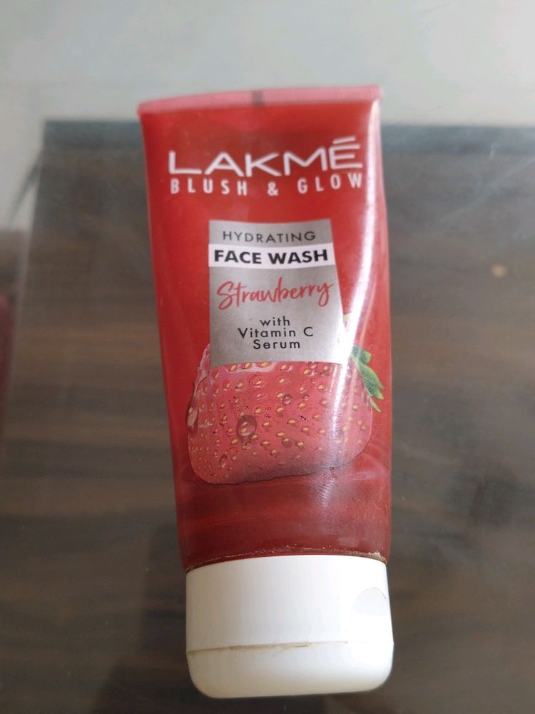 Lakme Strawberry 🍓 Face Wash Branded