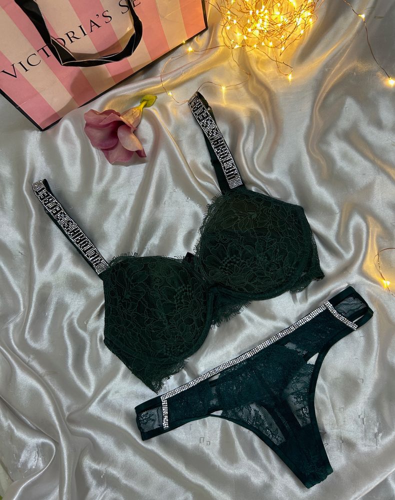 Victoria Secret Rhinestone Bra With Penty Set