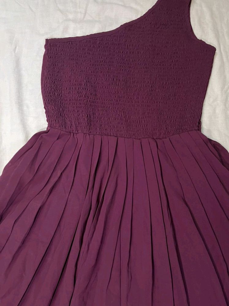 One-shoulder Burgundy Chiffon Long Bridesmaid Dress online .!