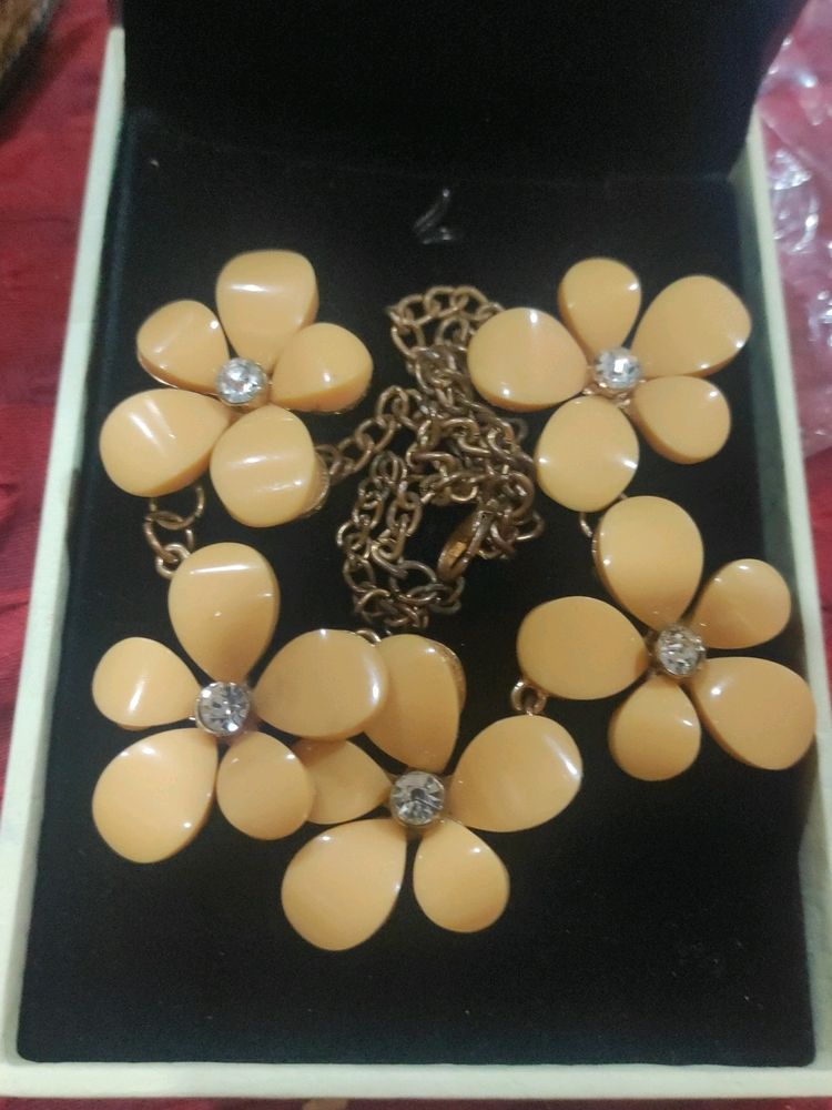 Flower Neckpiece