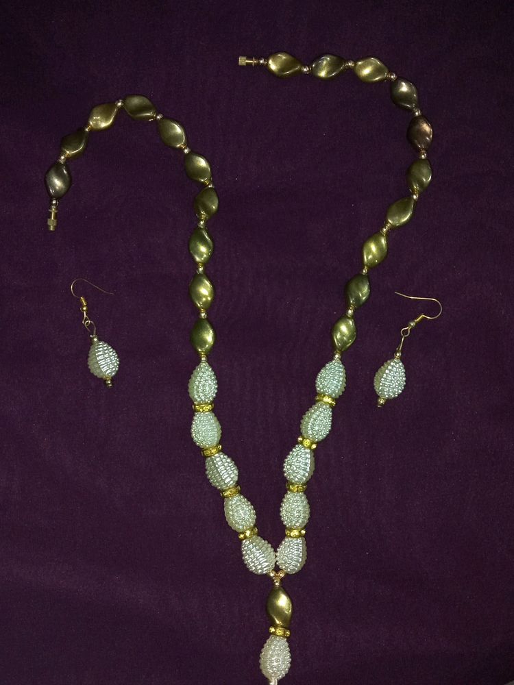 Price Drop!! Necklace With Pair Of Earrings.