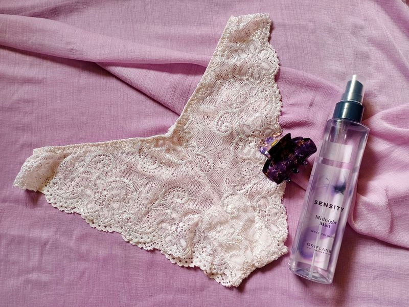 PURPLE HAMPER LacePanty,bodyspray,dupatta,clutcher