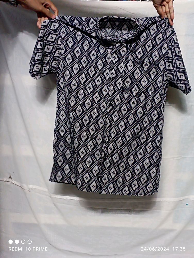 Collered T Shirt (Checked Pattern)