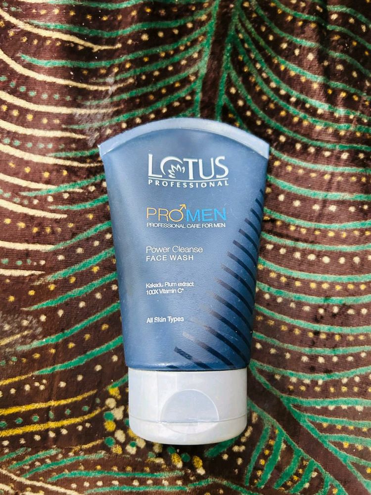 Lotus Professional Men Facewash