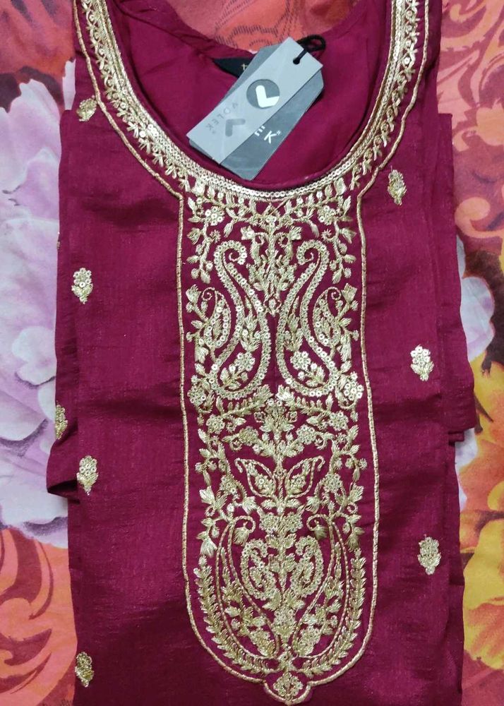 Combo Kundan Jhumka With Ensembled Kurti