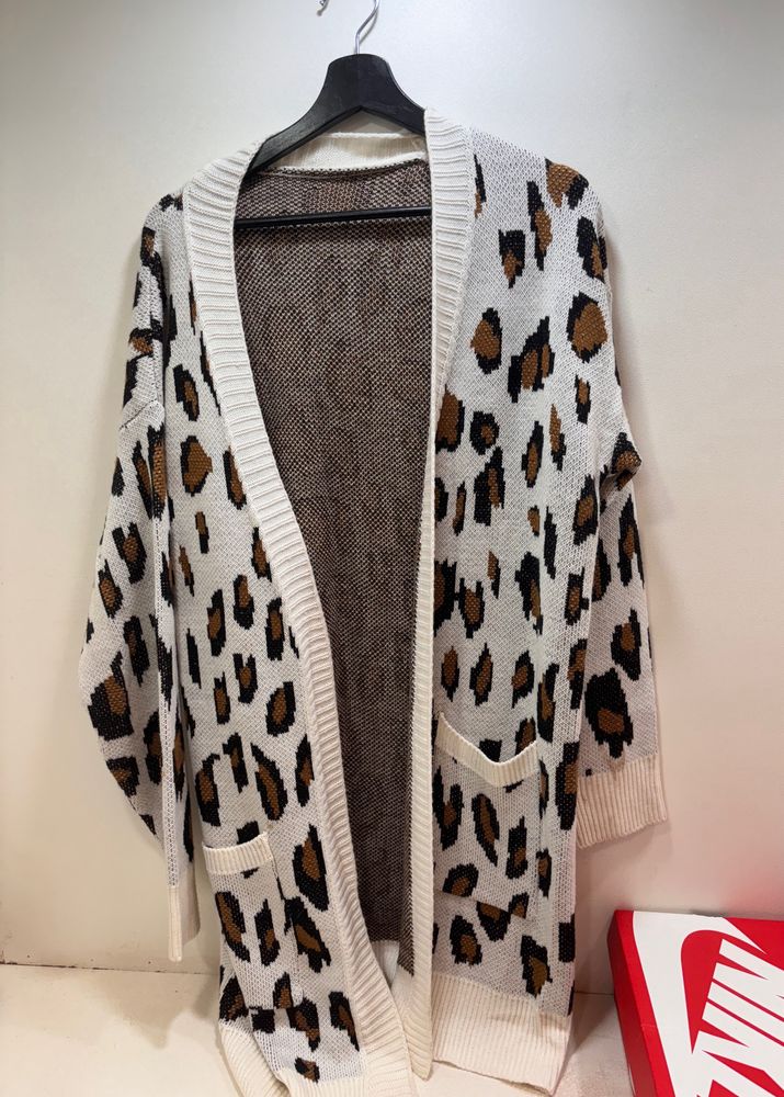 cheetah Print White Knitted Sweater